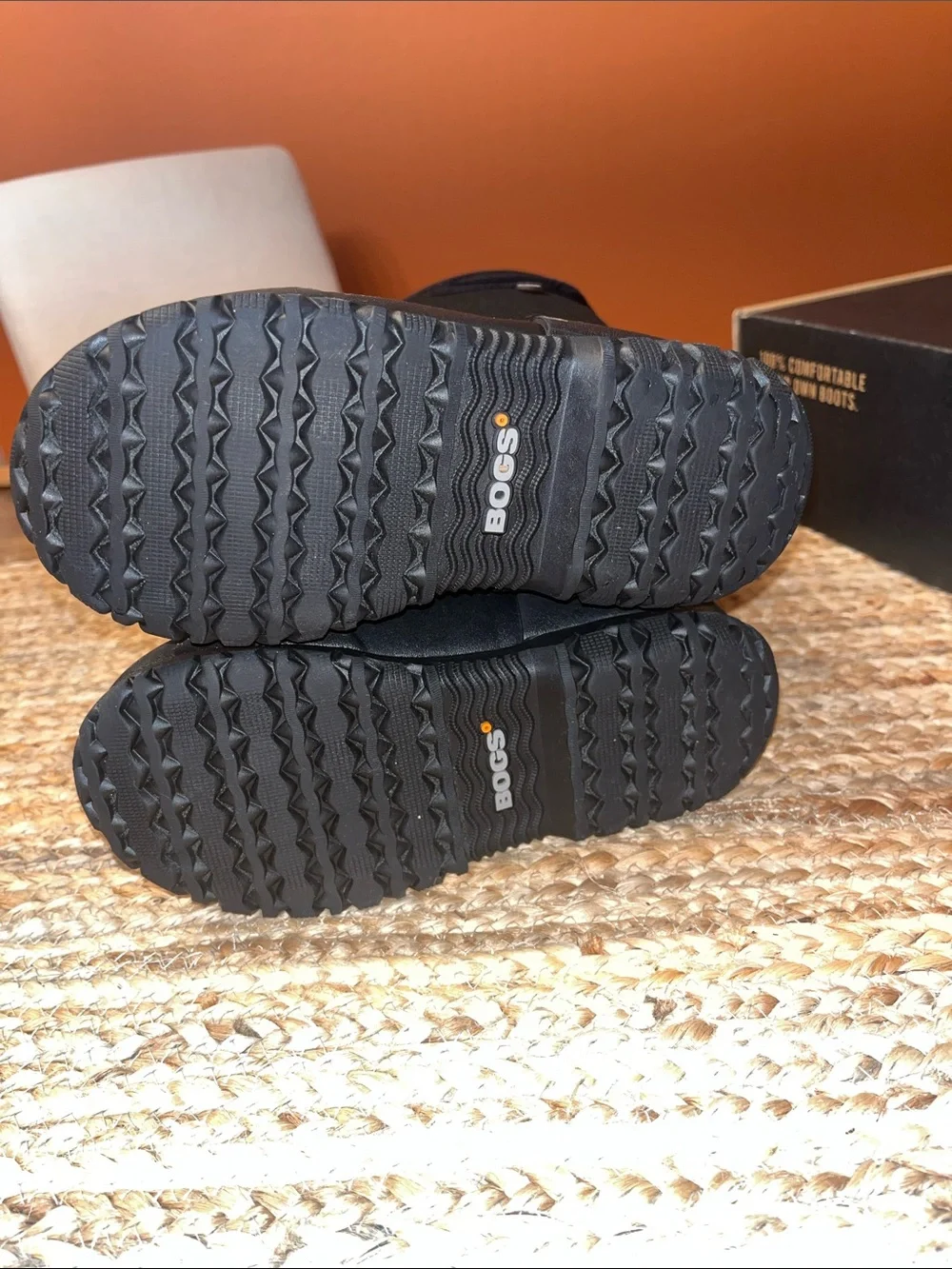 New in Box Bogs Black Pull-On Waterproof Kids' Boot size 13